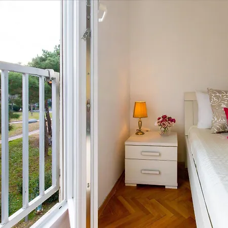 Aura Apartment