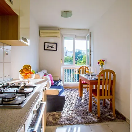 Aura Apartment
